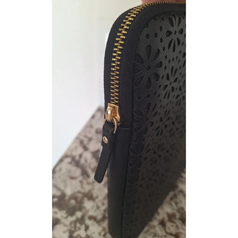 Kate Spade Black Floral Laptop Case‎ Zip Up